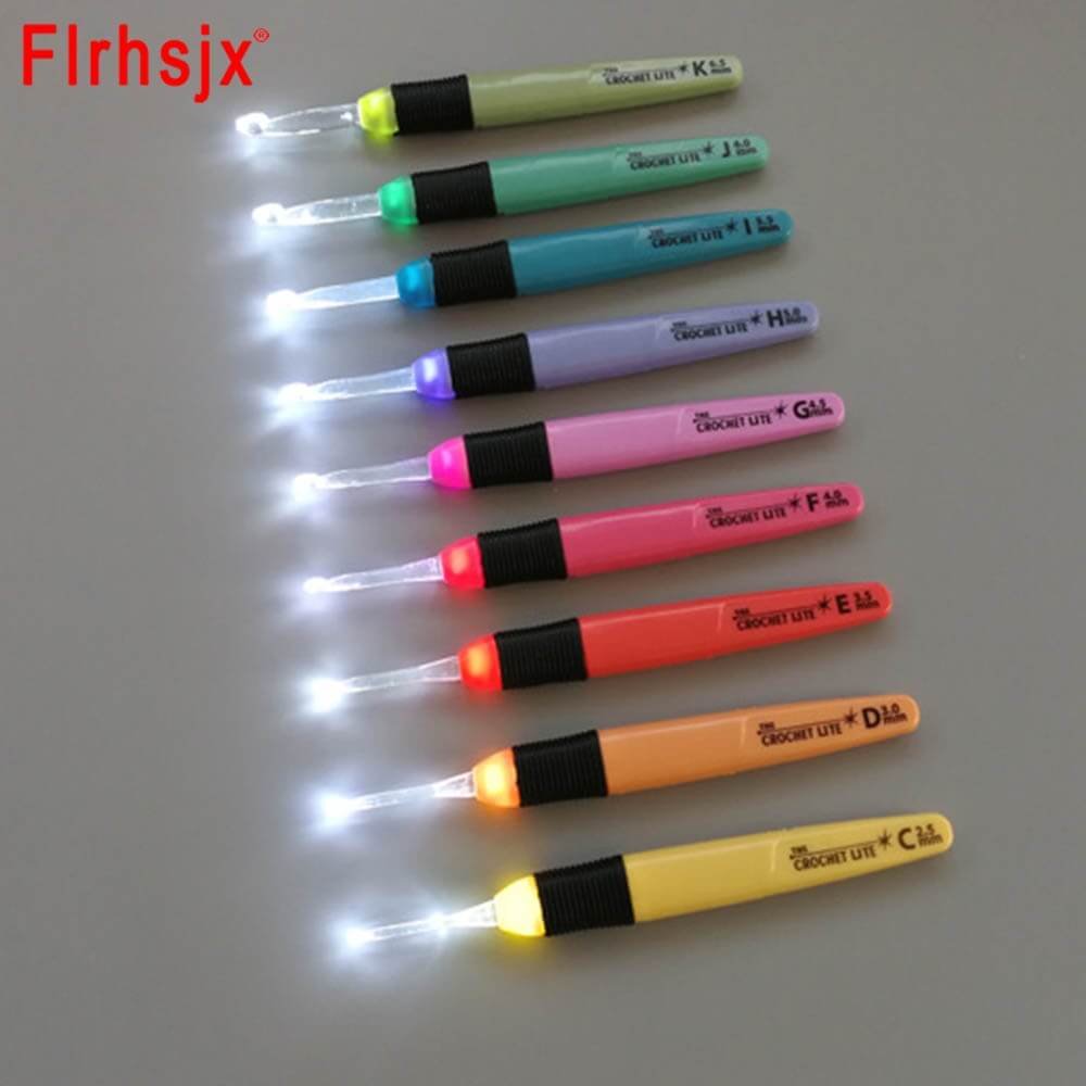 Agulha de croche com luz LED na ponta